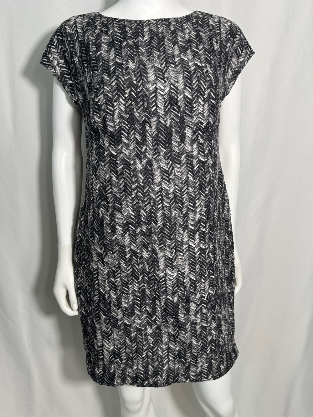 ESCADA 100% Silk Herringbone Cap Sleeve Sheath Dress Size 36 US 6 Pristine
